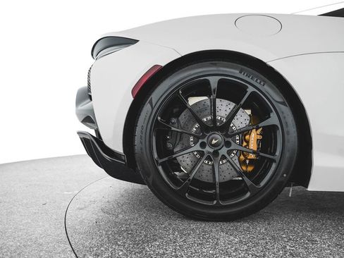Used 2025 McLaren Artura Spider RWD image 18