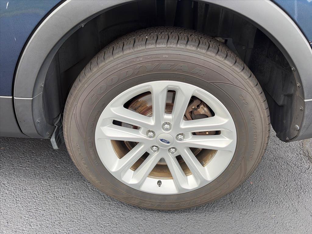 Used 2017 Ford Explorer XLT w/ Equipment Group 201A FWD image 33