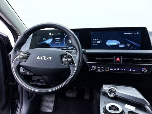 Used 2024 Kia EV6 Light RWD image 3