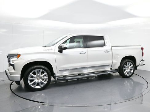 Used 2024 Chevrolet Silverado 1500 High Country w/ High Country Premium Package AWD/4WD image 4