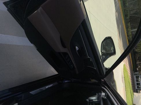 Used 2025 Lexus ES 350 Ultra Luxury w/ Accessory Package (Z2) image 4