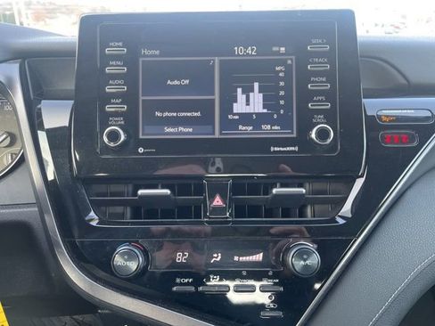 Used 2021 Toyota Camry SE image 13