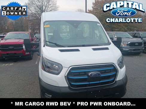 Used 2023 Ford E-Transit Medium Roof image 10