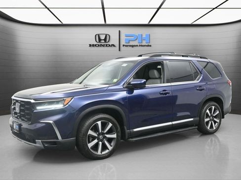 Certified 2024 Honda Pilot Touring image 1