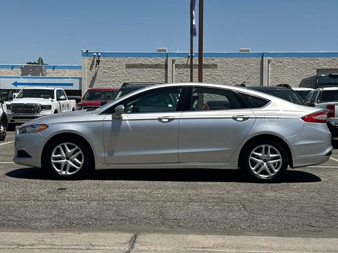 Used 2014 Ford Fusion SE FWD image 5