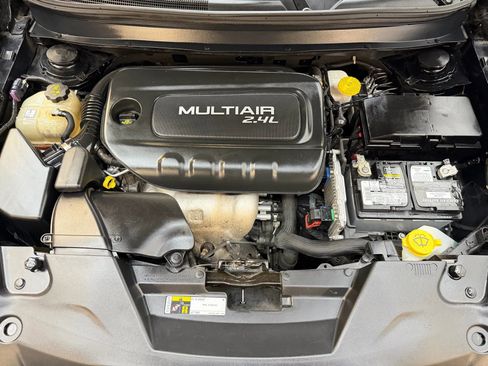 Used 2018 Jeep Cherokee Latitude Plus image 18