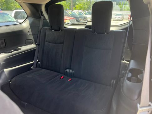 Used 2013 Nissan Pathfinder SV FWD image 12
