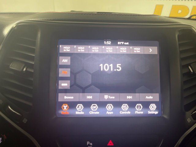 Used 2019 Jeep Cherokee Trailhawk w/ Comfort/Convenience Group AWD/4WD image 25