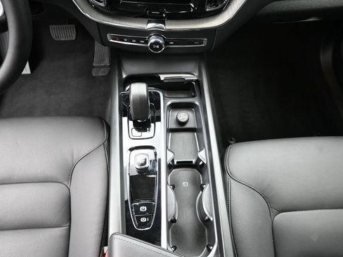 Used 2025 Volvo XC60 B5 Plus w/ Climate Package AWD/4WD image 16