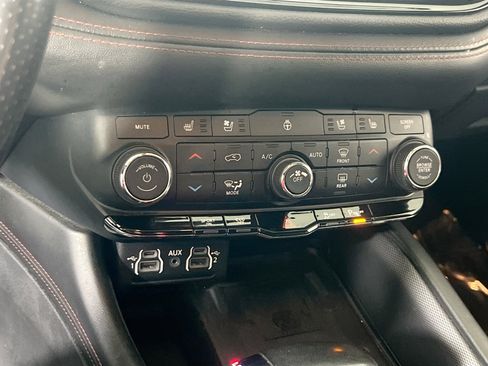Used 2022 Dodge Durango R/T w/ Blacktop Package AWD/4WD image 16