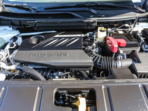 Used 2025 Nissan Rogue SL image 25