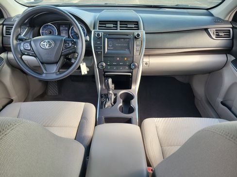 Used 2016 Toyota Camry LE image 14