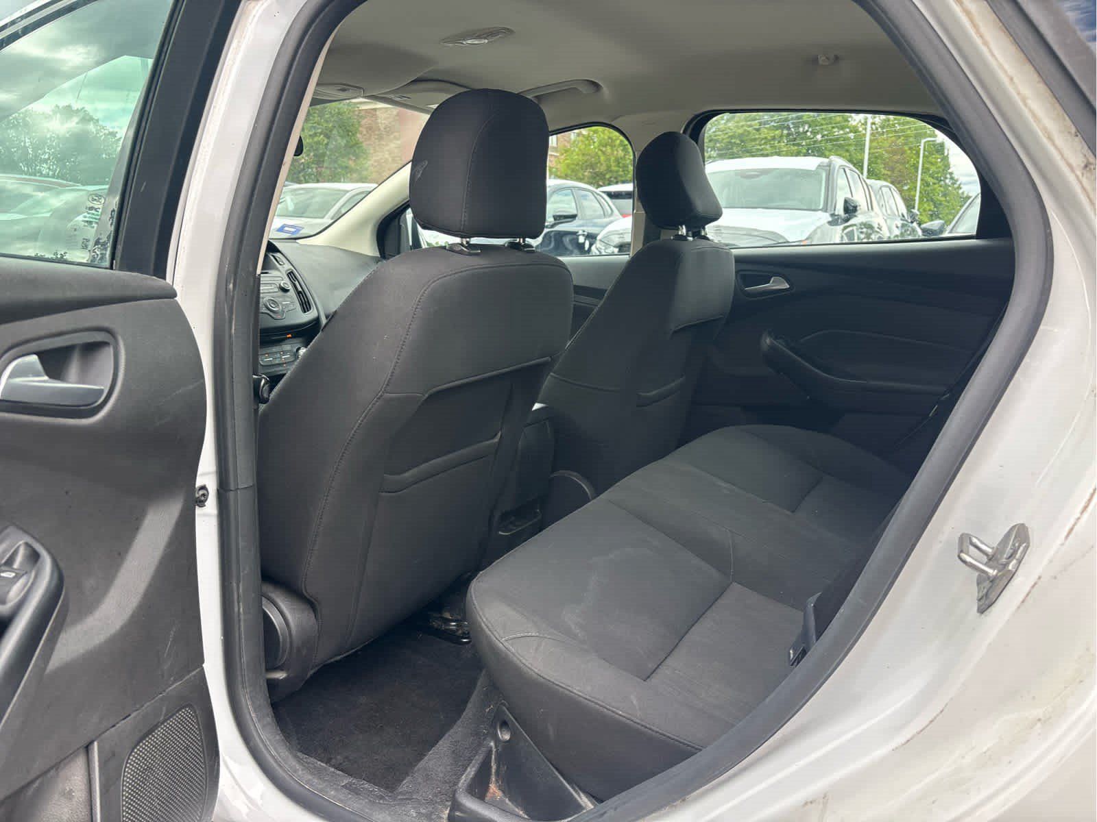 Used 2016 Ford Focus SE FWD image 5