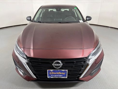 Used 2024 Nissan Altima 2.5 SV FWD image 81