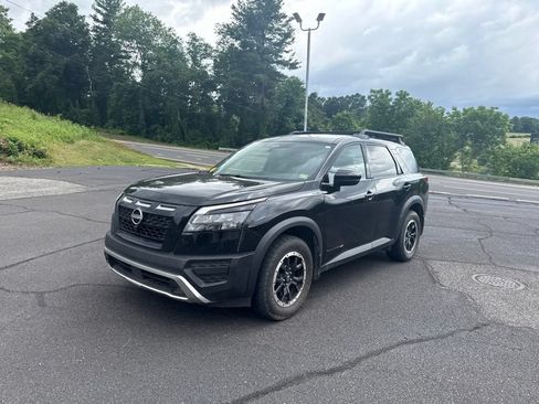 Used 2024 Nissan Pathfinder Rock Creek AWD/4WD image 4