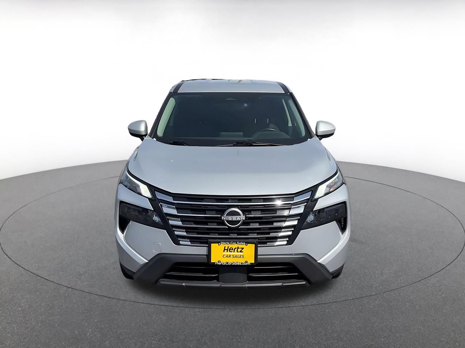 Used 2025 Nissan Rogue SV AWD/4WD image 4