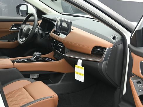 New 2026 Nissan Rogue Platinum w/ Tech Package image 6