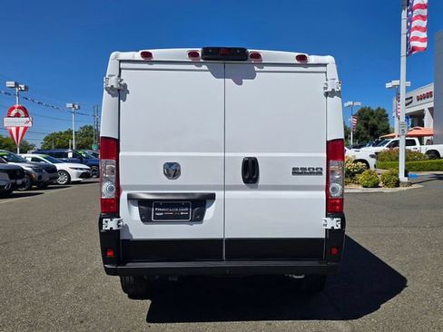 Used 2025 RAM ProMaster 2500 FWD image 5