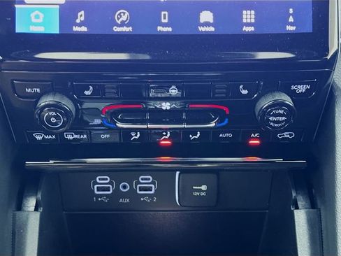 New 2025 Jeep Grand Cherokee Limited w/ Black Appearance Package AWD/4WD image 16