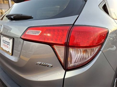 Used 2017 Honda HR-V EX image 16