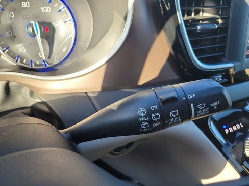 Used 2023 Chrysler Voyager LX image 28
