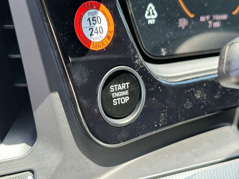 Used 2025 Porsche Cayenne image 17