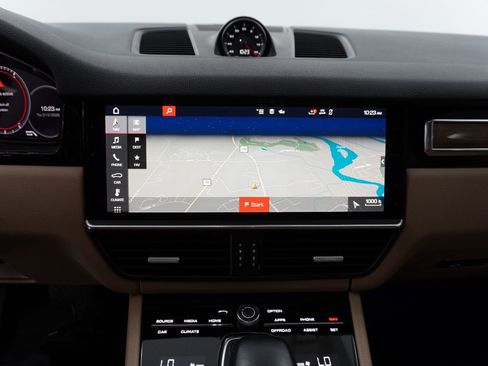 Certified 2021 Porsche Cayenne Coupe image 22