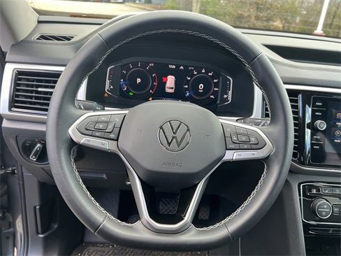 Used 2023 Volkswagen Atlas SE w/ Panoramic Sunroof Package image 14