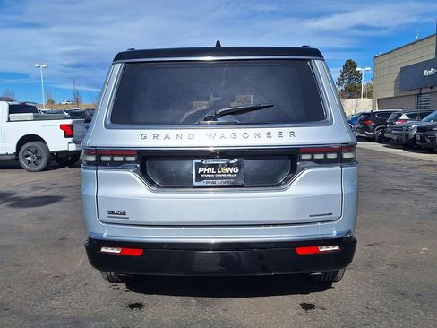 Used 2023 Jeep Grand Wagoneer Series III w/ Rear-Seat Entertainment Group image 4