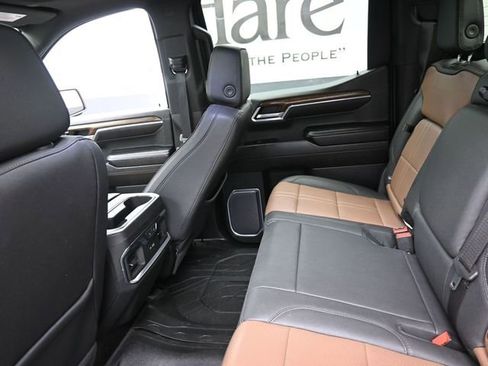 Used 2023 Chevrolet Silverado 1500 High Country w/ High Country Premium Package AWD/4WD image 22
