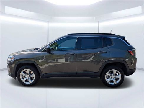 Used 2023 Jeep Compass Latitude w/ Convenience Group AWD/4WD image 6