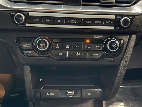 Used 2022 Kia Niro EX w/ Cold Weather Package image 34