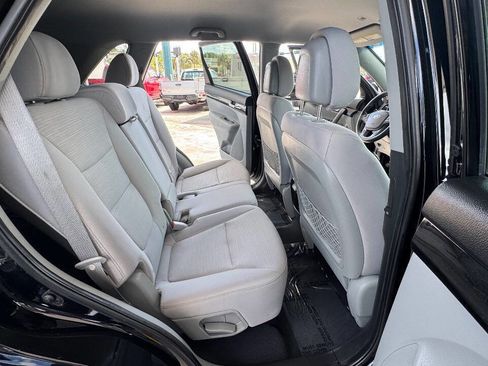 Used 2015 Kia Sorento LX image 12