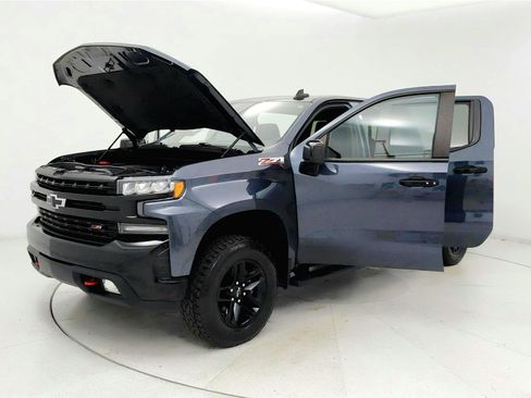 Used 2021 Chevrolet Silverado 1500 LT Trail Boss w/ Convenience Package II AWD/4WD image 9