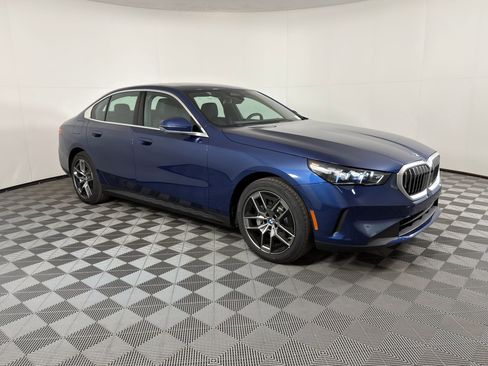 Used 2026 BMW 530i w/ Convenience Package RWD image 6