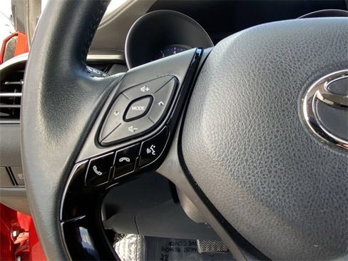 Used 2022 Toyota C-HR image 23