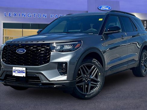 New 2026 Ford Explorer ST-Line image 2