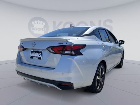 Used 2024 Nissan Versa SR FWD image 16