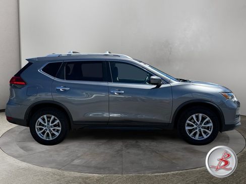 Used 2017 Nissan Rogue SV AWD/4WD image 8