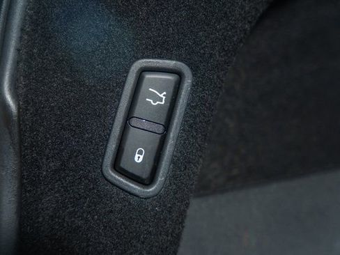 Used 2018 Maserati Levante S GranSport image 11