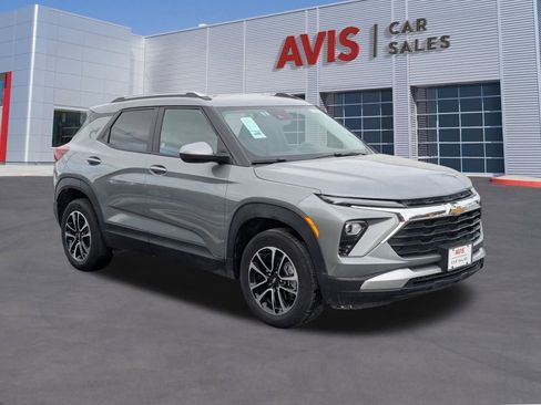 Used 2025 Chevrolet TrailBlazer LT image 9