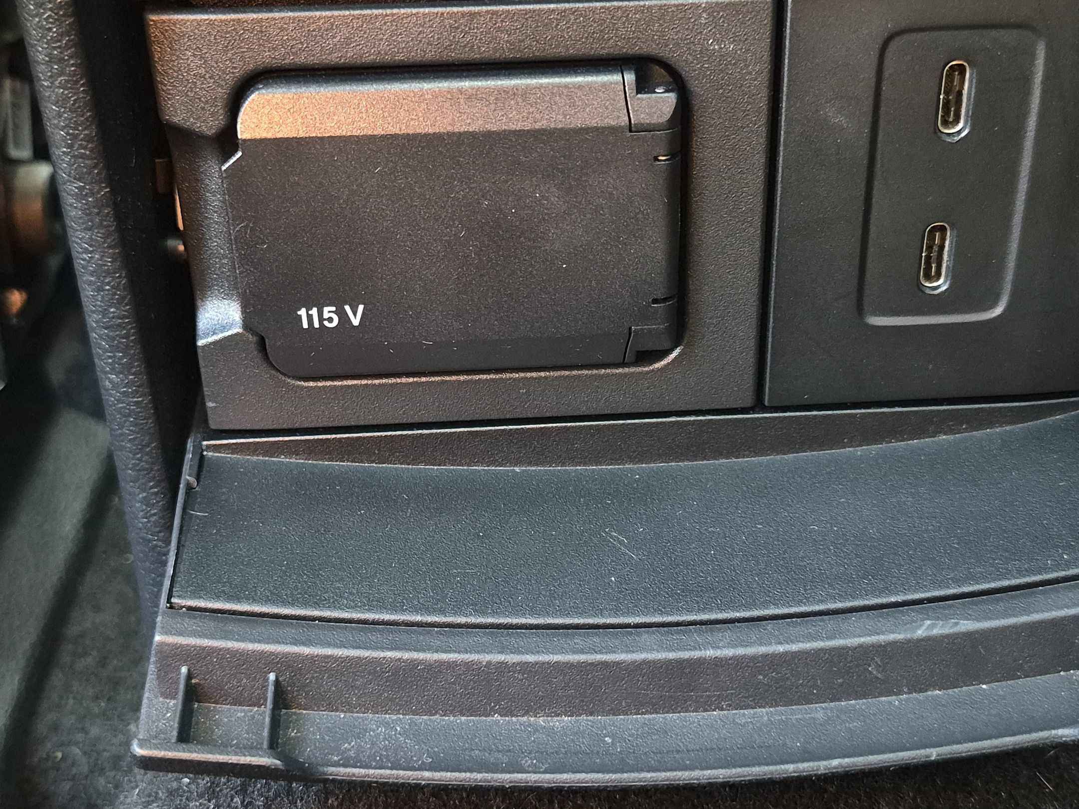Used 2022 Mercedes-Benz EQB 350 4MATIC image 32