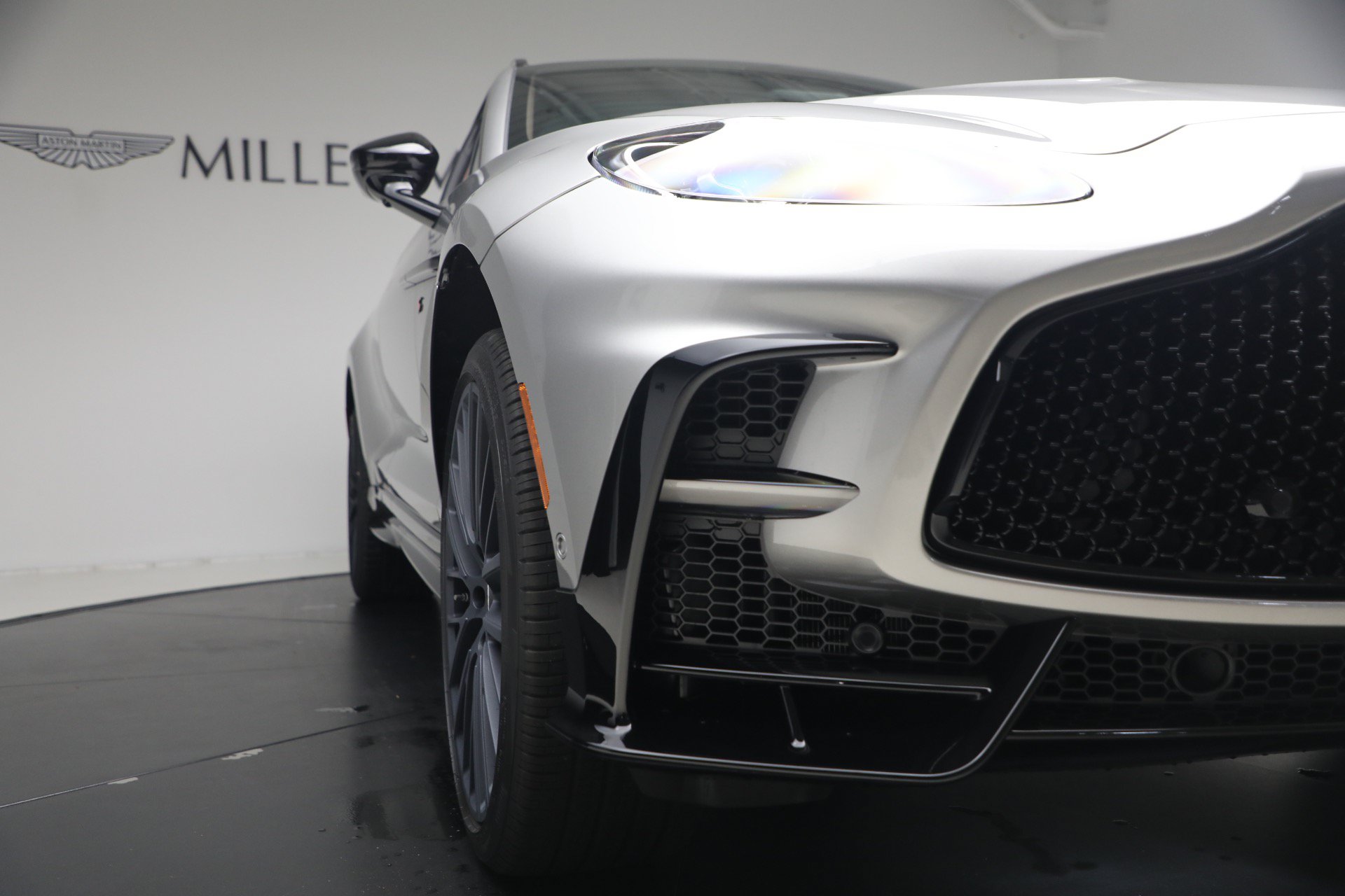 Used 2026 Aston Martin DBX 707 AWD/4WD image 40