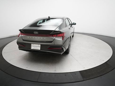 Used 2025 Hyundai Elantra Sport image 34