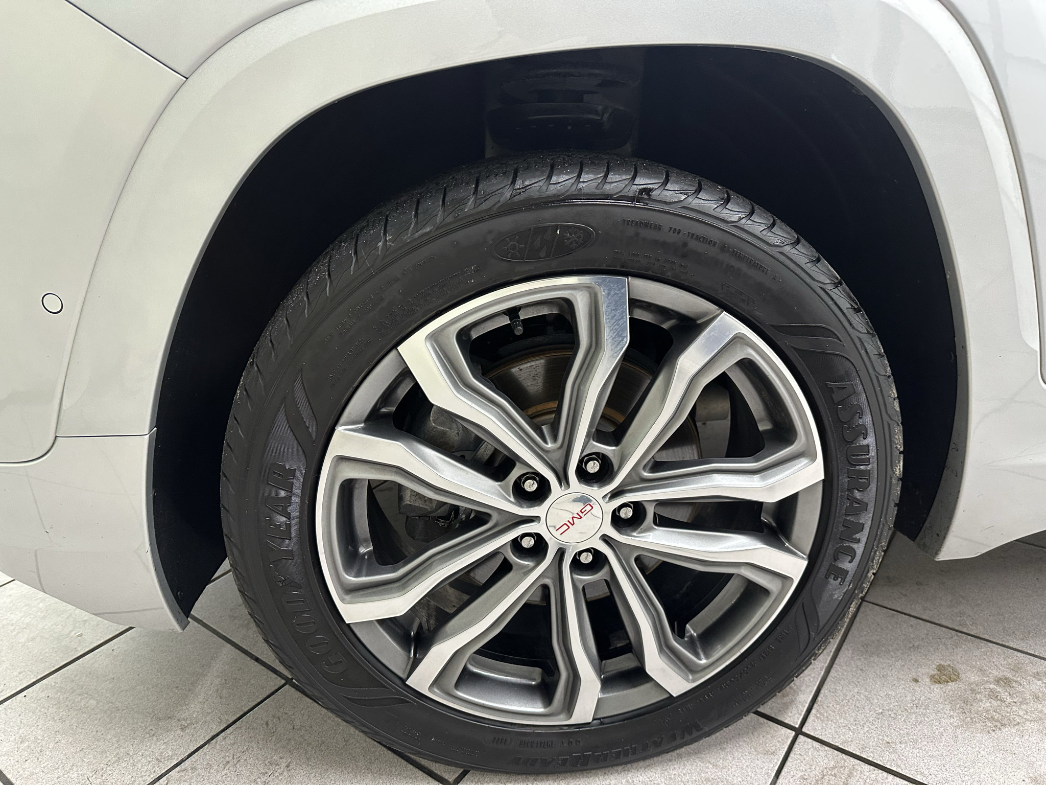 Used 2018 GMC Terrain Denali w/ Advanced Safety Package AWD/4WD image 31