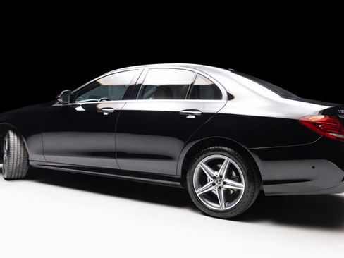 Used 2018 Mercedes-Benz E 300 4MATIC w/ Premium 1 Package image 20