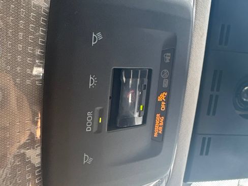Used 2024 Toyota Prius LE FWD image 30
