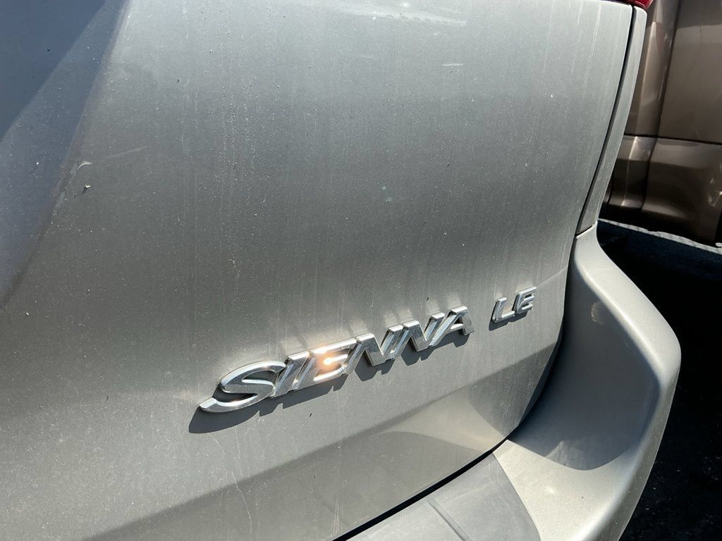 Used 2009 Toyota Sienna CE FWD image 6