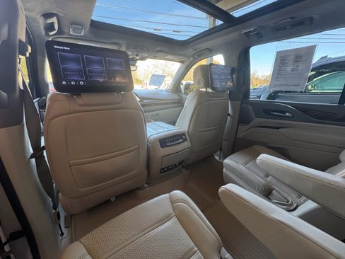 Used 2022 Cadillac Escalade Sport Platinum w/ LPO, ONYX Package image 51