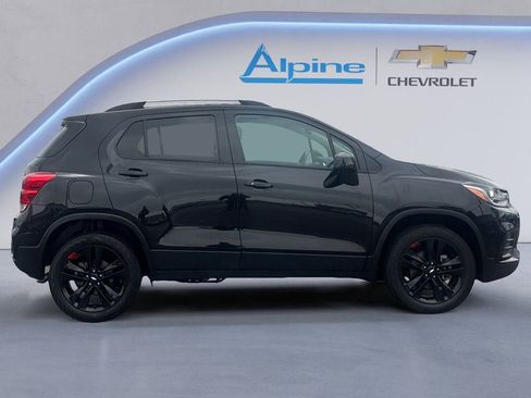 Used 2022 Chevrolet Trax LT w/ Redline Edition AWD/4WD image 6